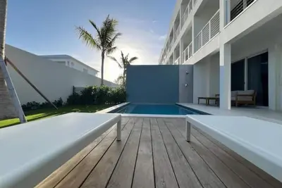 Image de Discounted Summer rates! Grace Bay New Luxurious home 3+ Bedrooms & Pool