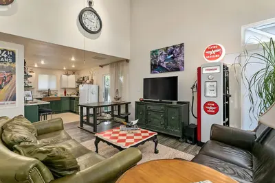 Image de Sunset Retro Ride 2br + Bikes