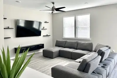 Image de The Ellis Villa Oasis Near Riverside