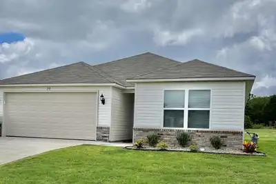 Image de Like New Home close to town family friendly, quiet and close to amenities.