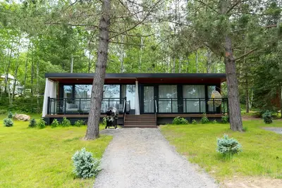 Image de Algonquin's Edge Resort | Waterview 3