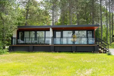 Image de Algonquin's Edge Resort | Waterfront 6