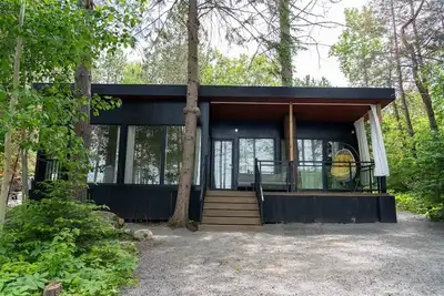 Image de Algonquin's Edge Resort | Waterfront 9