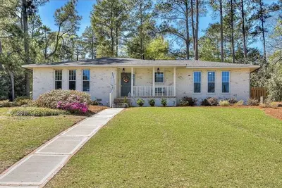 Image de Charming 3 bedroom Masters rental, less than 2 miles from Augusta Nationals!