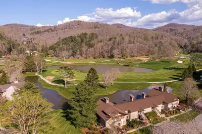 Image de Lakeside Living at Hound Ears: Lake view condo near Boone!