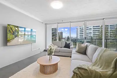 Image de Beachfront Surfers Escape w/ Parking, Pool & WiFi