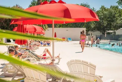 Image de Confortable appartement dans une maison de vacances avec piscine, climatisation, Wifi, Tv, terrasse
