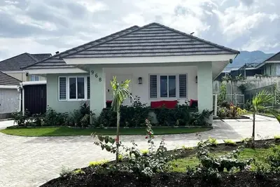 Image de \nThis luxurious spacious 3 bedrooms, 2 full bathrooms villa.