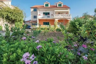 Image de Appartement de deux chambres avec la terrasse Zablace, Sibenik (A-22255-a)