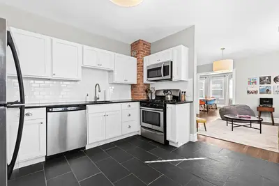 Sleeps 9! Beautiful, Centrally Located Double Duplex in West Village!