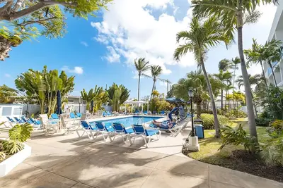 Image de Steps Away from Dover Beach! With Outdoor Swimming Pool, Free Parking On-site!