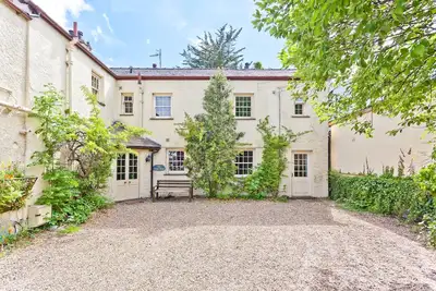 Image de Lake District village cottage sleeping 16 guests in 8 bedrooms with 3 hot tubs