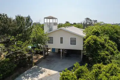 Image de Jurmala 4 Bedroom Home at Carolina Dunes