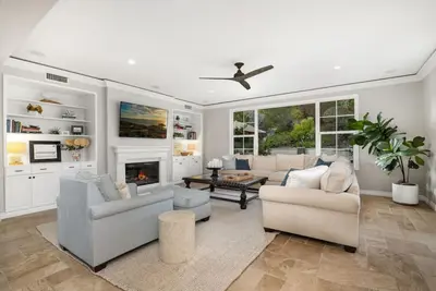 Image de Grand Family Home in Carlsbad- Community Amenities