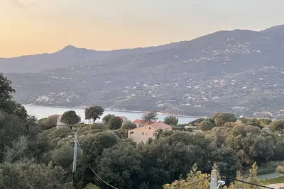 Image de Appartement de charme, neuf, vue sur le Golfe de Valinco et le maquis.
