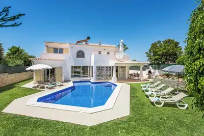 Image de Villa Tilia - Quatre Chambres Villa, Couchages 8