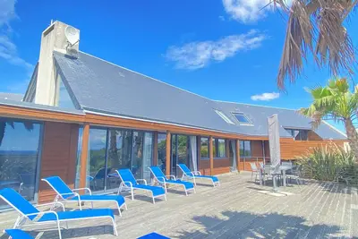 Image de Villa Département du Finistère 8 personnes piscine privée en bord de mer plage