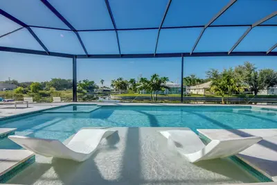 Image de Brand-new villa for families heated saltwater pool+spa on the canal facing south