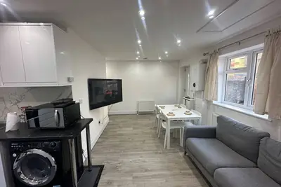 Image de 2 Bedroom house, BrownhillRd Se6