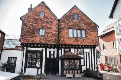Image de Taylour House - Historic, unique yet modern. Quiet yet town centre location.