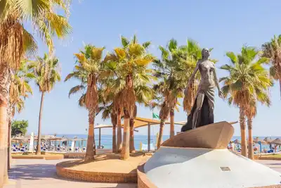 Image de Appartement Cubo Front Line Beach Fuengirola / Première ligne de plage / Climatisation