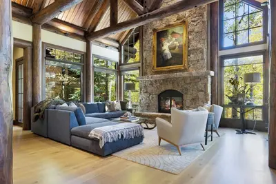 Image de Most luxurious home in Arrowhead. True Ski In/Ski Out