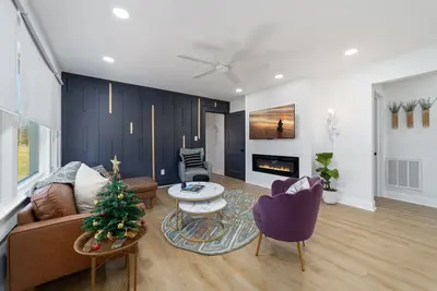 Image de Chic and cozy home near the hospital: 3 comfy rooms, TVs, stylish amenities.