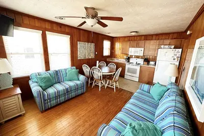 Image de Obx Dog-friendly Ocean Cottage 10-Steps to Beach / Pool