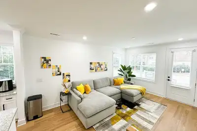 Image de Friends and Family Home|Game Room|Prime Location