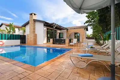 Image de Villa Anthia - 2bed with Large Pool