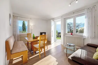 Image de Appartement \"Rungg\" avec vue sur les montagnes, terrasse partagée et Wi-Fi