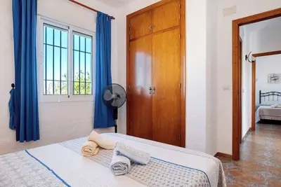 Image de Maison de vacances 'Las Calas De Roche' avec jardin privé et Wi-Fi