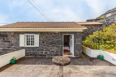 Image de Maison de vacances \"Casas Dos Vinagreiros - Umbelina\" avec vue sur la mer, terrasse privée et Wi-Fi