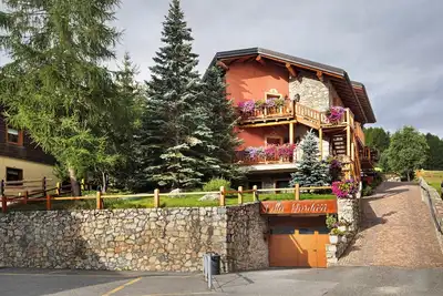 Image de Appartement \"Aurora Villa Nordica\" avec vue sur la montagne, terrasse privée et Wi-Fi
