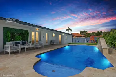 Image de Le Femme Paradise/ Heated Pool/ Mini Golf/ Pickleball/ 5 Bedrooms/ Jacuzzi/Bbq