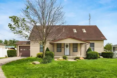 Image de Serene Lake House at Indian Lake!