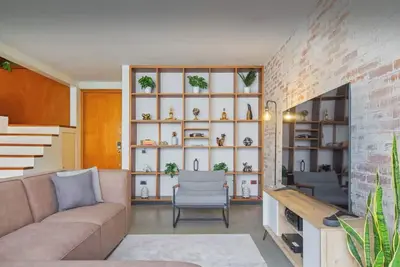 Image de Spacious & cozy 2-bedroom duplex condo in Poblado Medellín