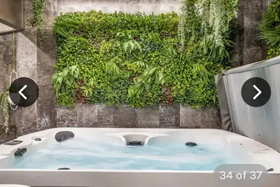 Image de Immaculate 6-Bed Ivy house