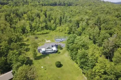 Image de Secluded Diamond Point Retreat on Lake George w/pickleball fence!