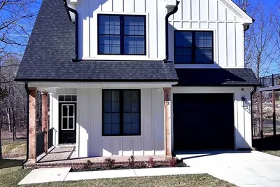 Image de Smith Mountain Lake House Getaway! Modern House with special Country Club access