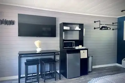 Image de TeePee Room 11-Newly Renovated