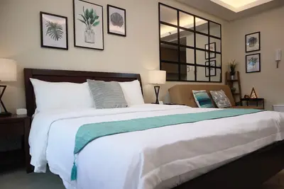 Image de Nice comfy and spacious vacation condo here at Shore Residences