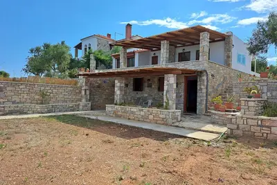 Image de Fantastically situated vacation apartment above the beach near Chrani | Peloponn