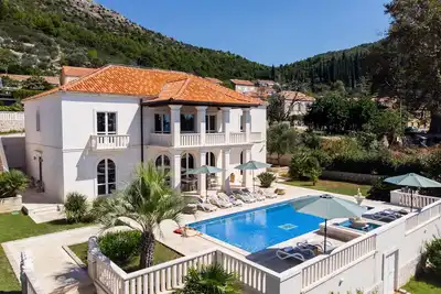 Image de Relax like a Renaissance nobleman in the six rooms of Villa Trsteno