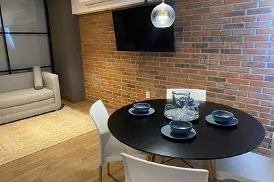 Image de Beautiful loft, great location, comfortable and new.