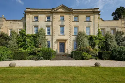 The Hewletts is an impeccably restored and exquisitely-presented Georgian manor home