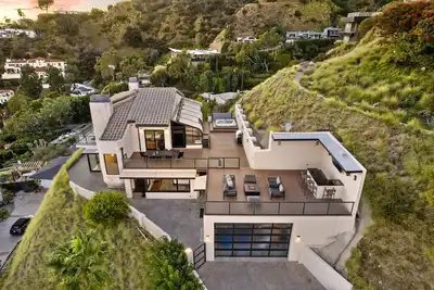 Image de The Jetliner | Private Spa! by Colby & Conrad