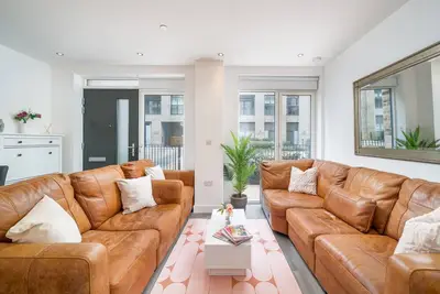 Image de Cosy New Build 2Bed 2Bath Apartment in Colindale, North West London, Tube Zone 4
