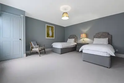 Image de Stunning 2 bed/2 bath renovated flat in Pimlico Sw1