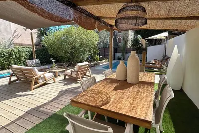 Image de Villa avec piscine à 50 m des plages!